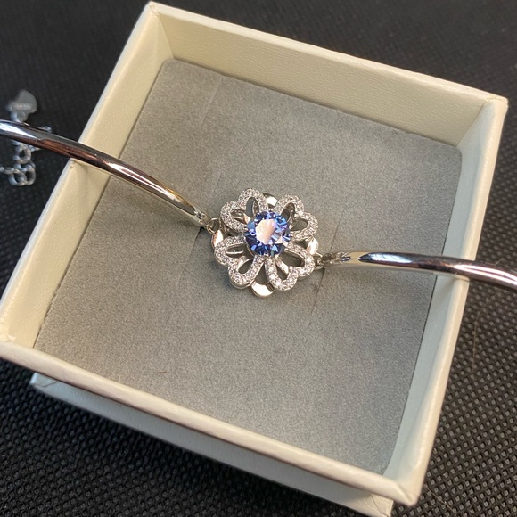 Certified, 1CT Royal Blue Moissanite Spinning Clover Bracelet